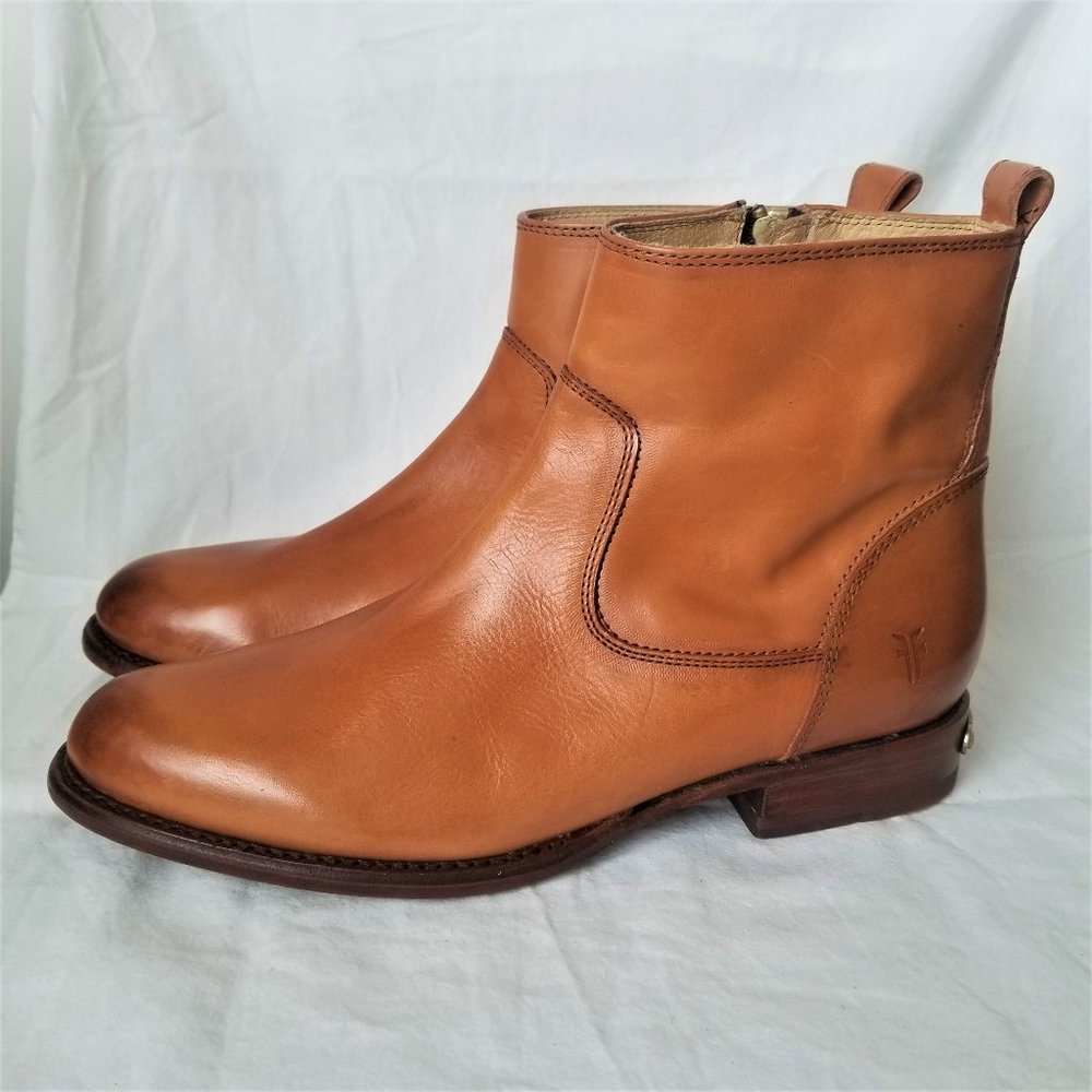 FRYE Danielle Short Zip Ankle Boots TAN